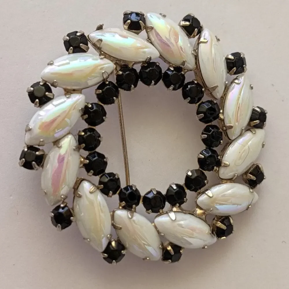 Juliana D&E 1960s Iridescent Milk Glass Jet Black Rhinestone Wreath Brooch